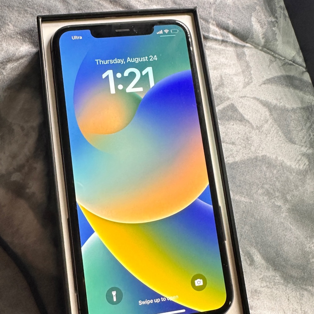USED IPHONE 11 PRO MAX 64GB UNLOCKED